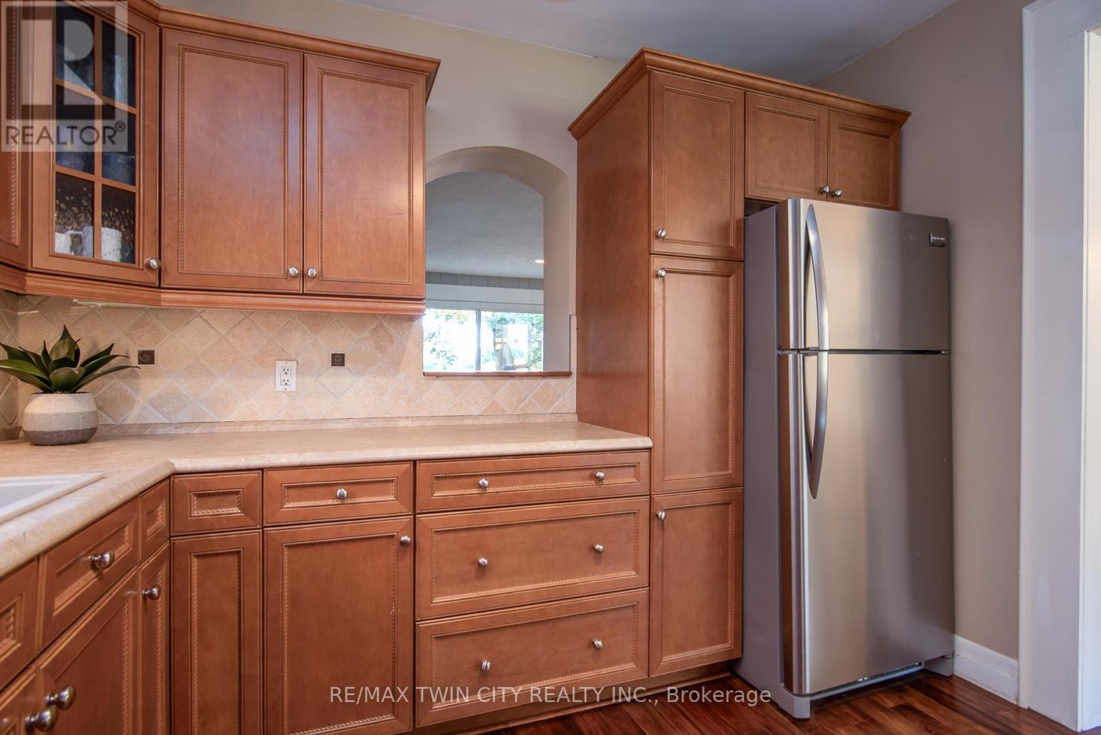 839 Queens Boulevard, Kitchener, Ontario  N2M 1A6 - Photo 32 - X12435718