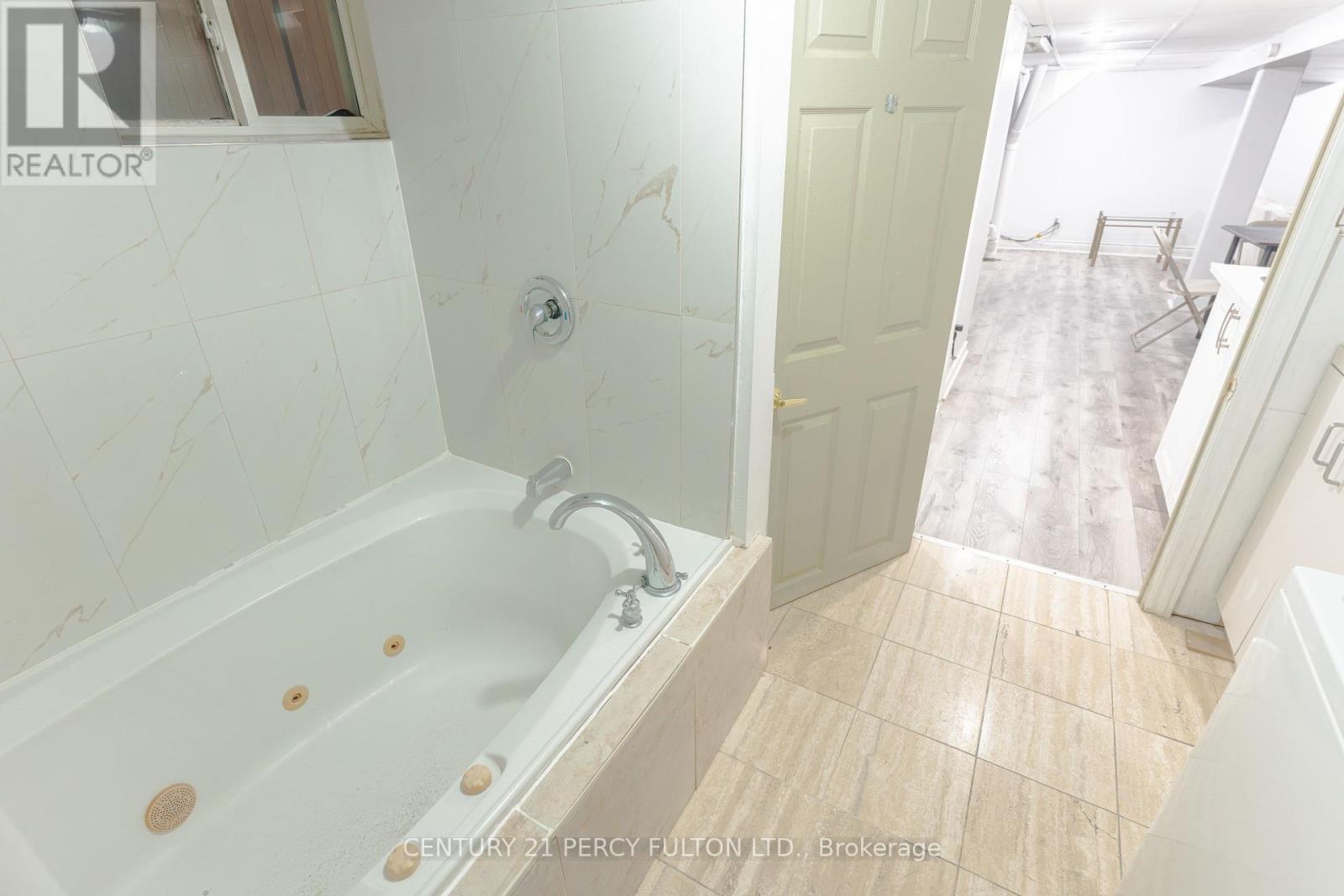 4533 Sixth Avenue, Niagara Falls, Ontario  L2E 4T2 - Photo 12 - X12435727