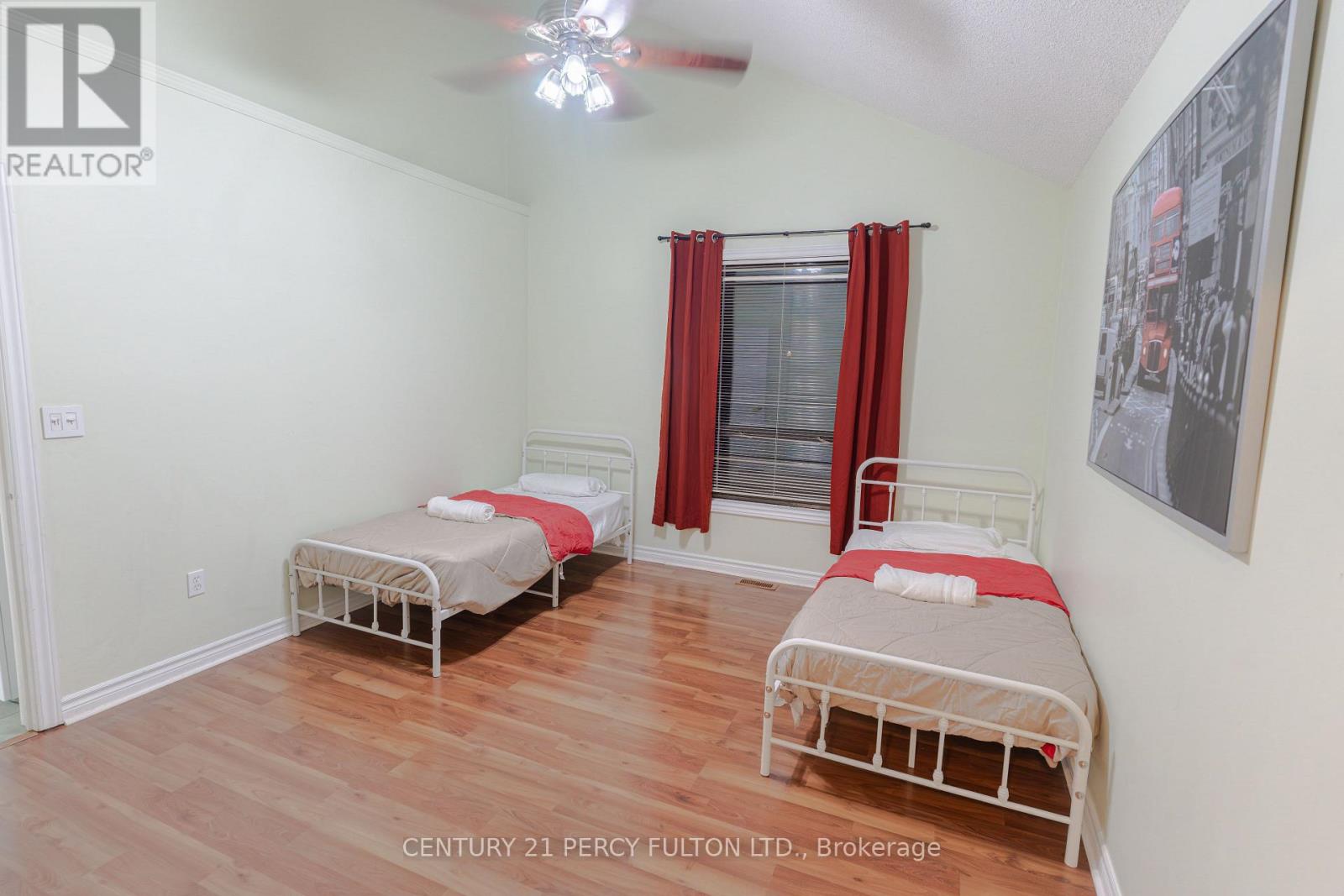4533 Sixth Avenue, Niagara Falls, Ontario  L2E 4T2 - Photo 8 - X12435727