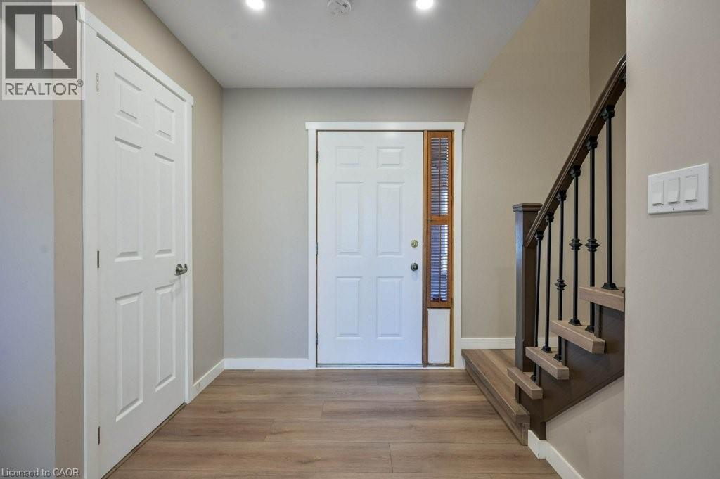 107 Dinison Crescent, Kitchener, Ontario  N2E 2S6 - Photo 5 - 40774909