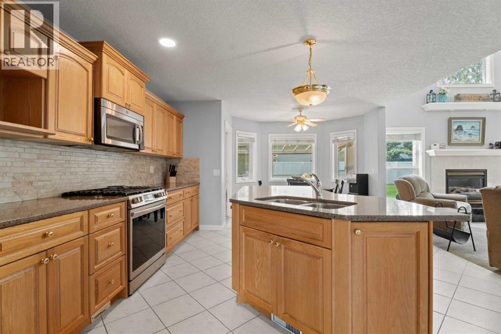 857 West Chesteremere Drive, Chestermere, Alberta  T0J 0M0 - Photo 8 - A2242970