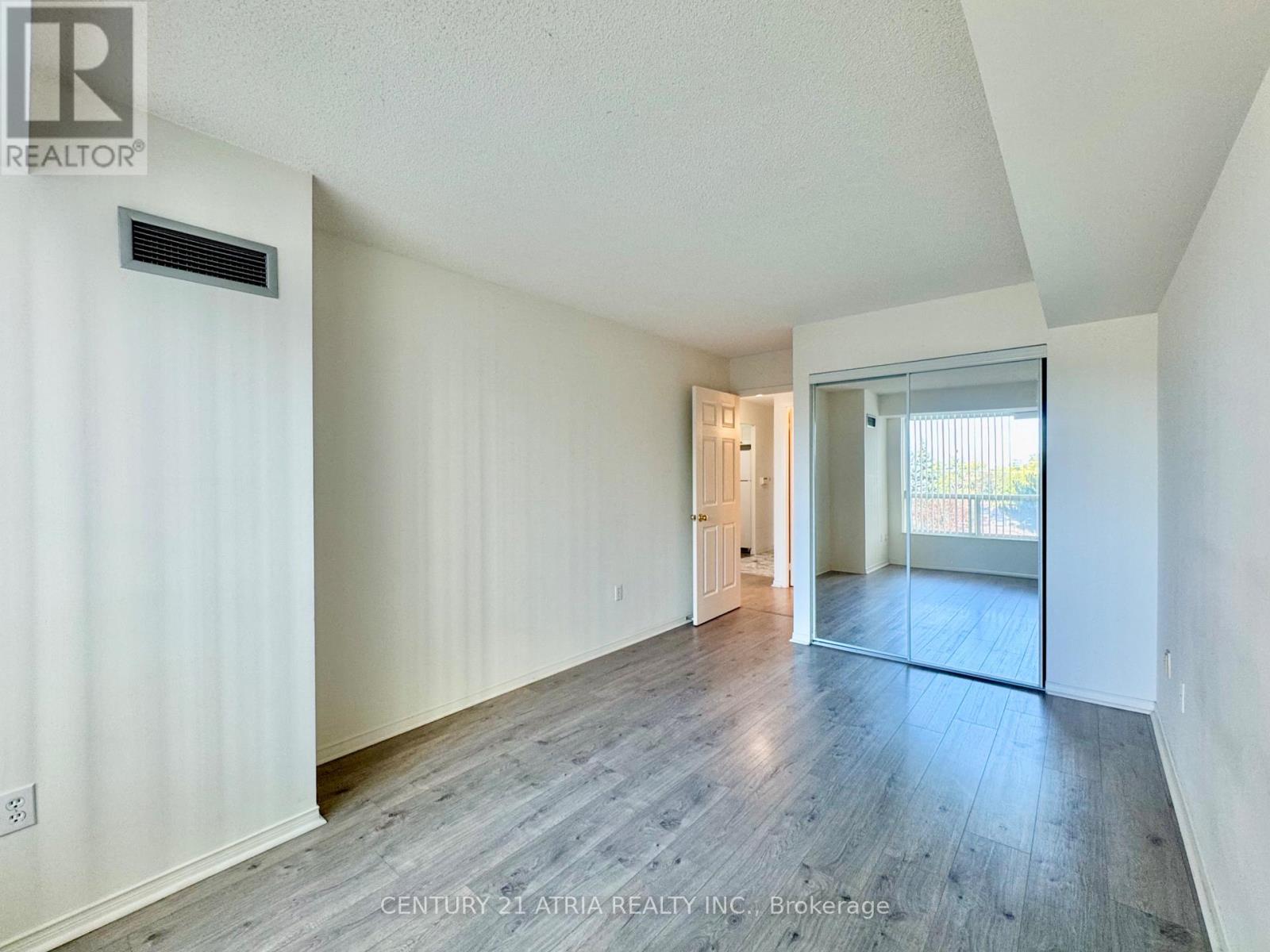 410 - 8 Pemberton Avenue, Toronto, Ontario  M2M 4K8 - Photo 17 - C12435730