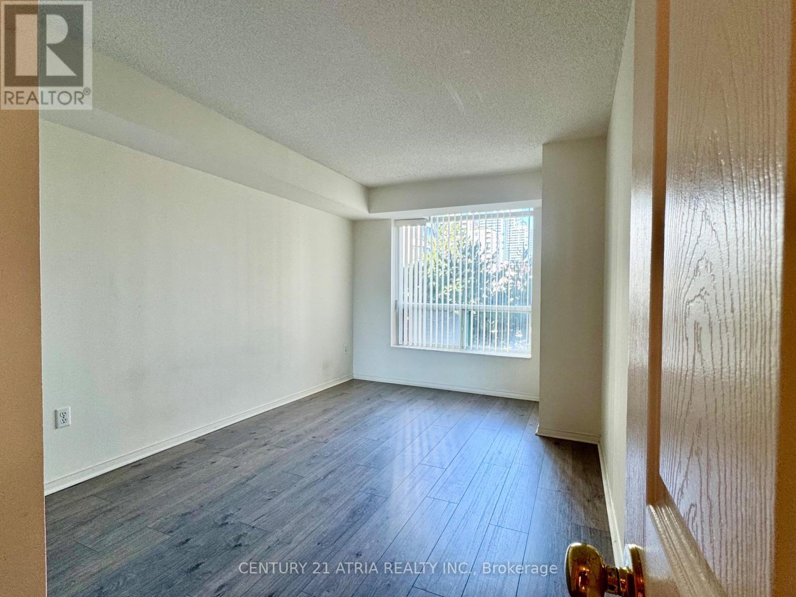 410 - 8 Pemberton Avenue, Toronto, Ontario  M2M 4K8 - Photo 20 - C12435730