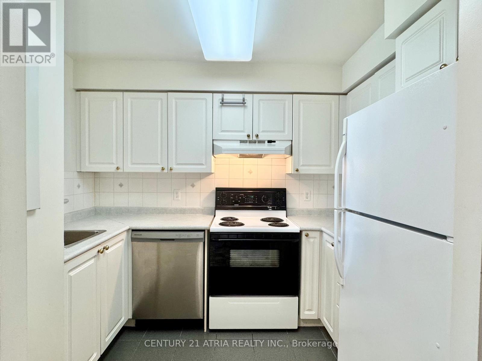 410 - 8 Pemberton Avenue, Toronto, Ontario  M2M 4K8 - Photo 8 - C12435730