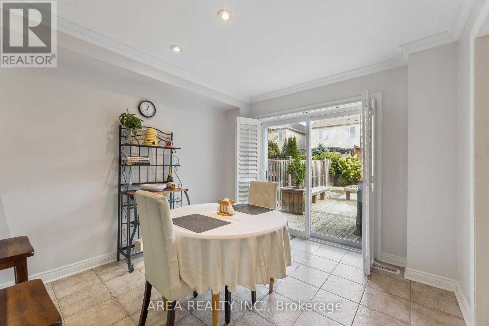 43 Chatterson Street, Whitby, Ontario  L1R 0B3 - Photo 10 - E12435736