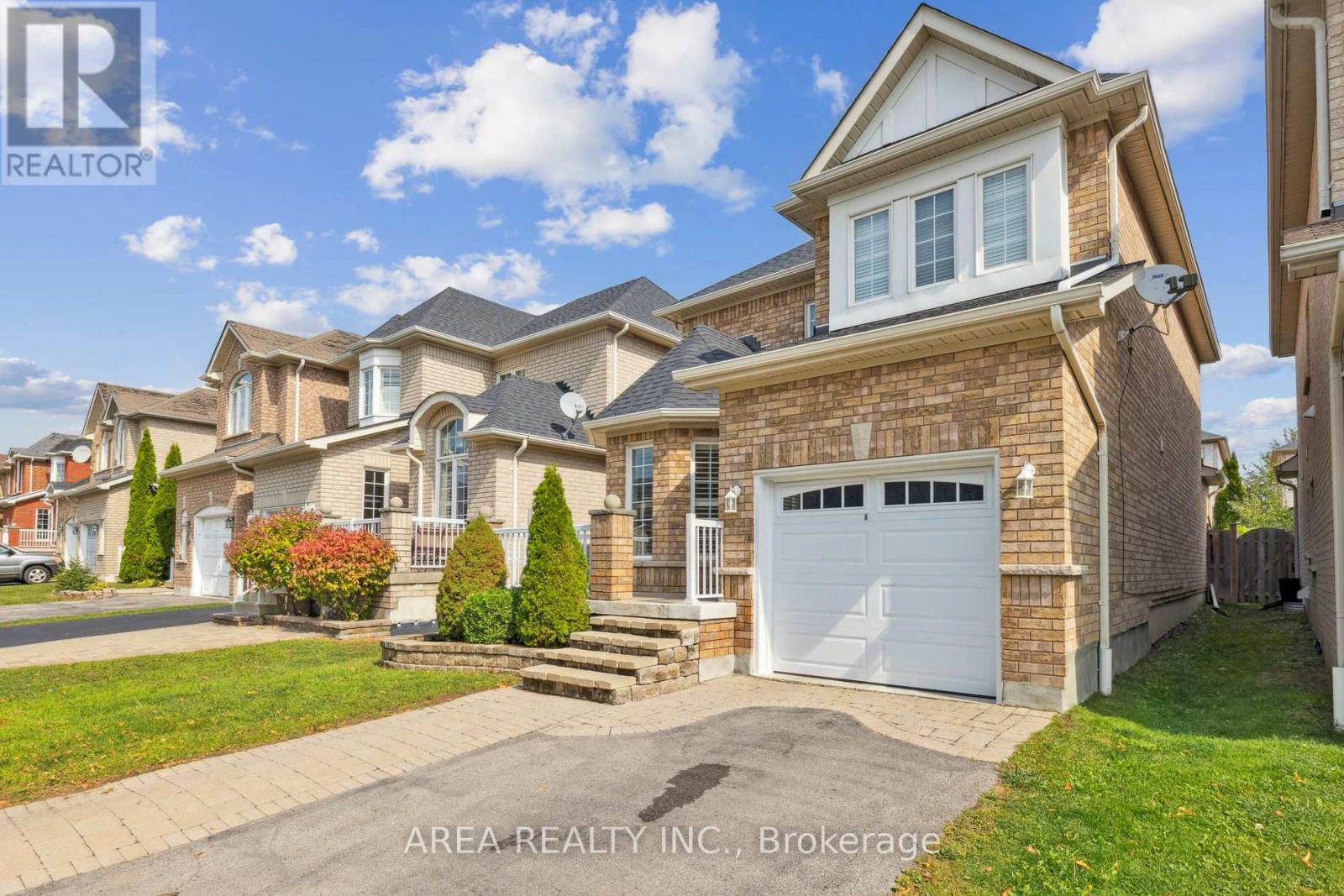 43 Chatterson Street, Whitby, Ontario  L1R 0B3 - Photo 2 - E12435736