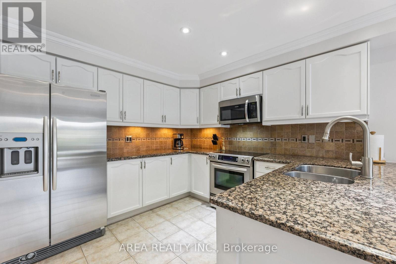 43 Chatterson Street, Whitby, Ontario  L1R 0B3 - Photo 8 - E12435736