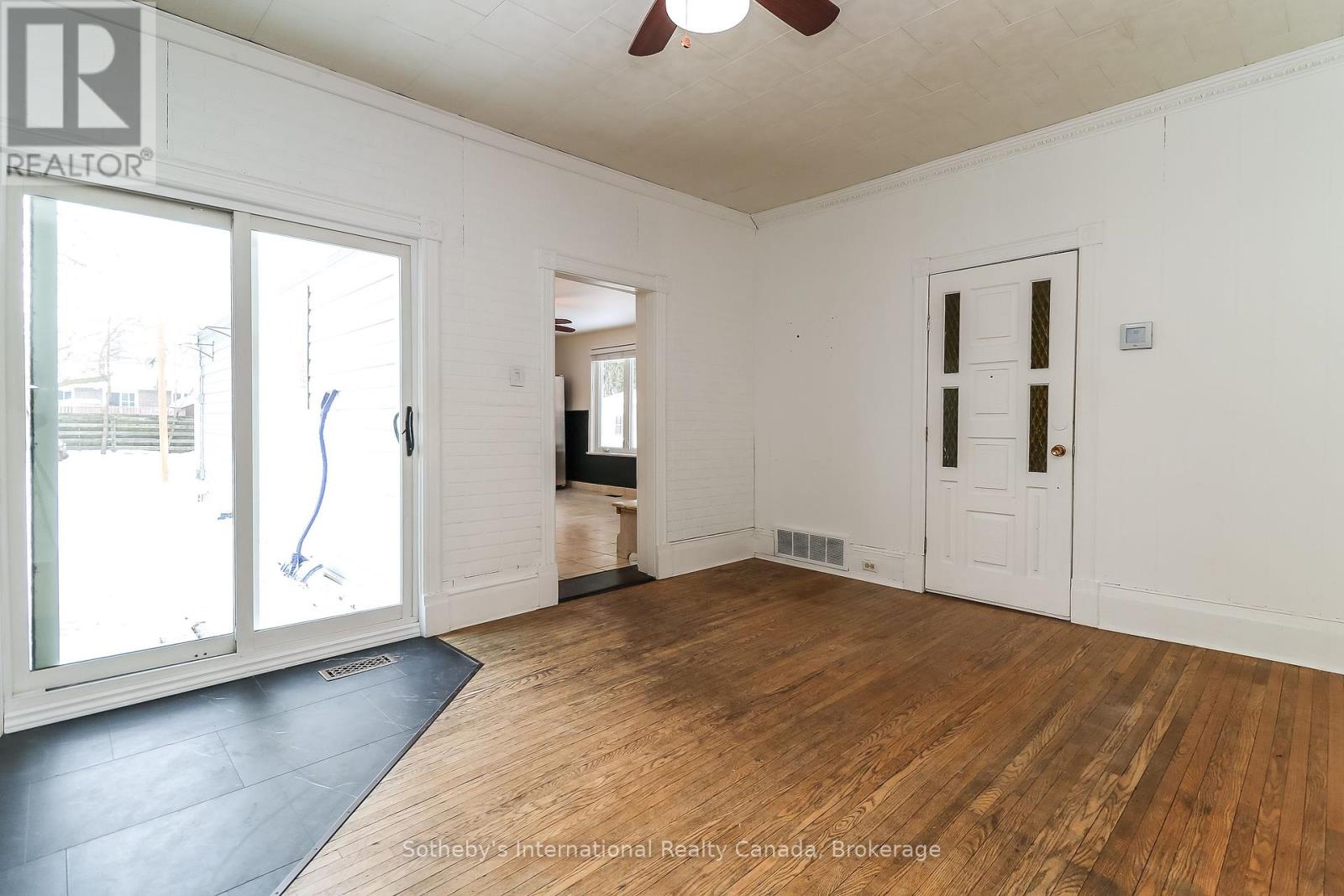 A - 58 Cedar Street, Collingwood, Ontario  L9Y 3A5 - Photo 17 - S12435749