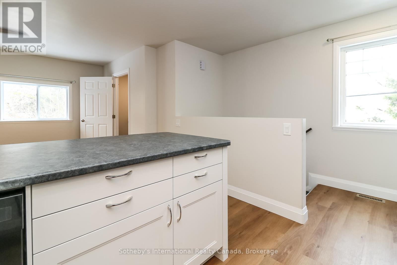 B - 58 Cedar Street, Collingwood, Ontario  L9Y 3A5 - Photo 13 - S12435752