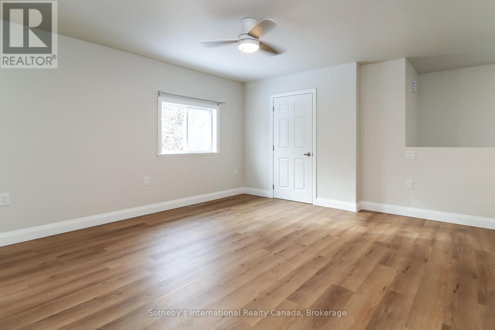 B - 58 Cedar Street, Collingwood, Ontario  L9Y 3A5 - Photo 5 - S12435752