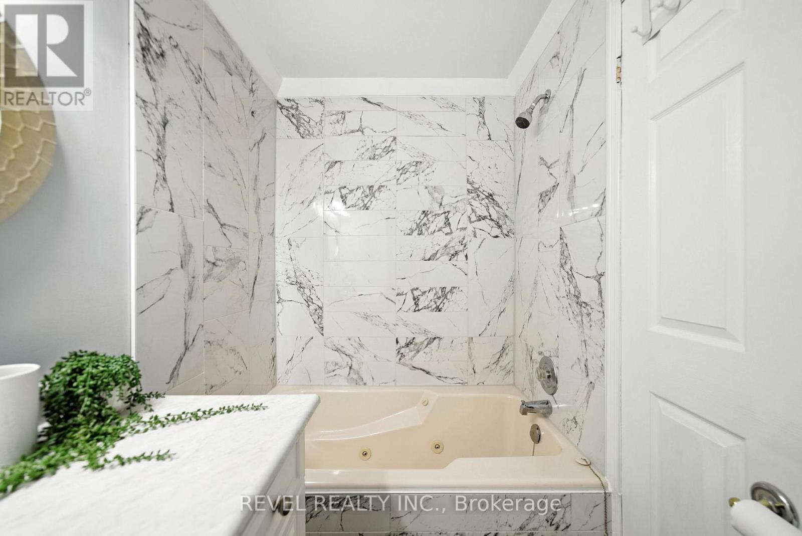 57 Rosehill Boulevard, Oshawa, Ontario  L1J 5G6 - Photo 10 - E12435771