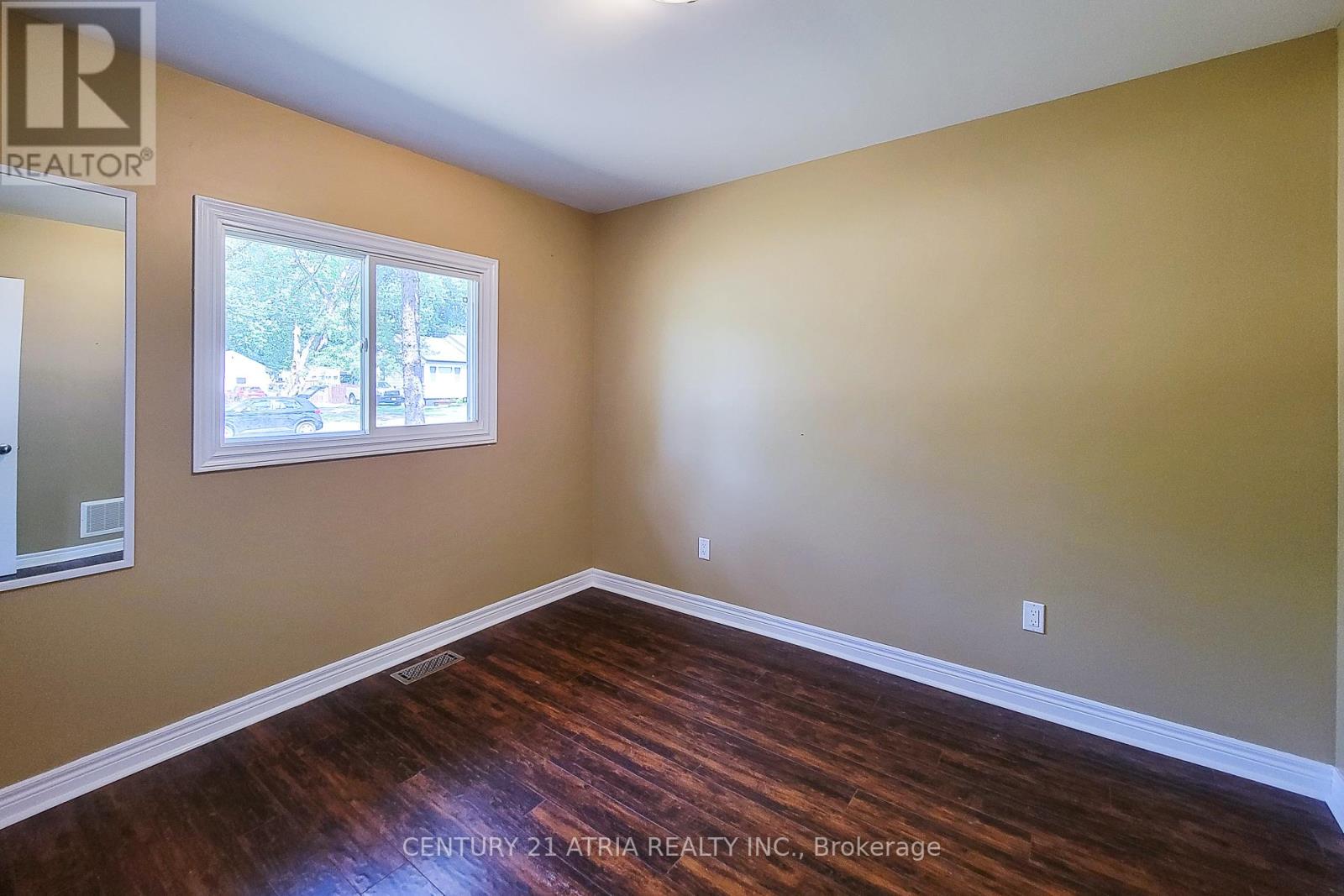 3259 Poplar Avenue, Fort Erie, Ontario  L0S 1S0 - Photo 9 - X12434919