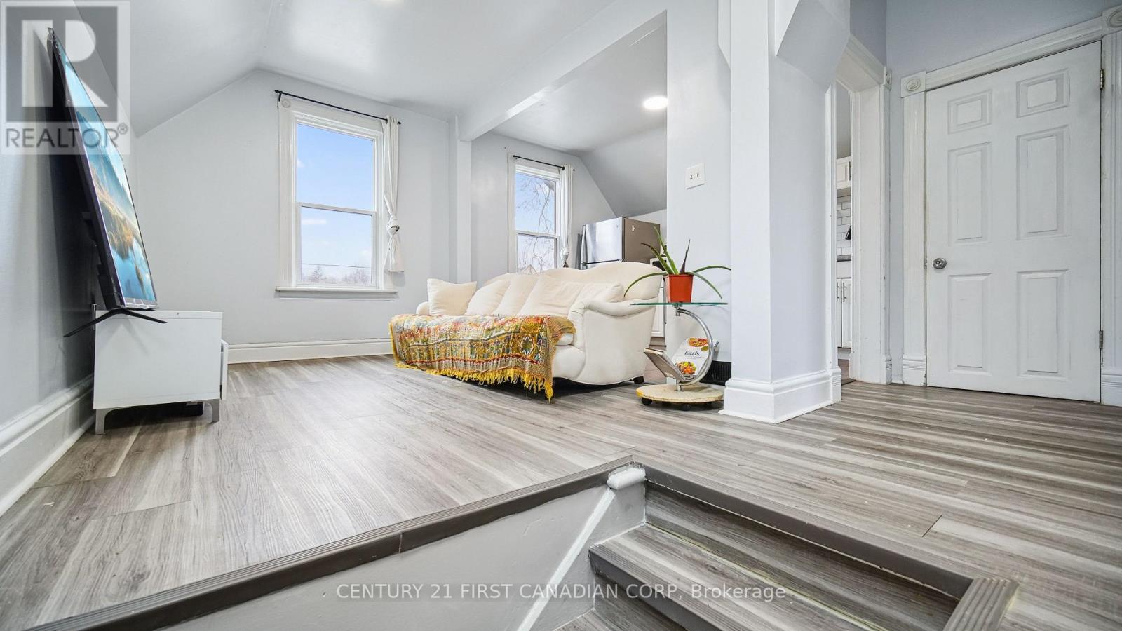 417 Grey Street, London East, Ontario  N6B 1H1 - Photo 21 - X12435747