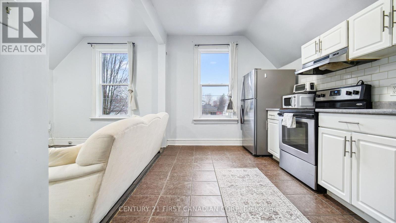 417 Grey Street, London East, Ontario  N6B 1H1 - Photo 24 - X12435747