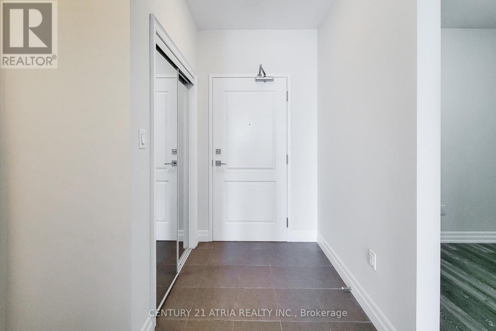 508 - 101 Shoreview Place, Hamilton, Ontario  L8E 0K2 - Photo 4 - X12434999