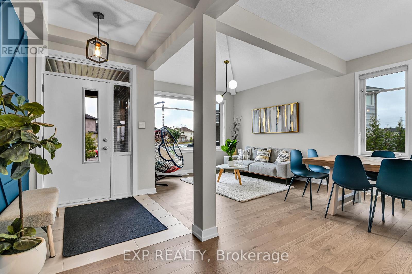 364 Gloaming Crescent, Ottawa, Ontario  K2S 1B6 - Photo 3 - X12435761