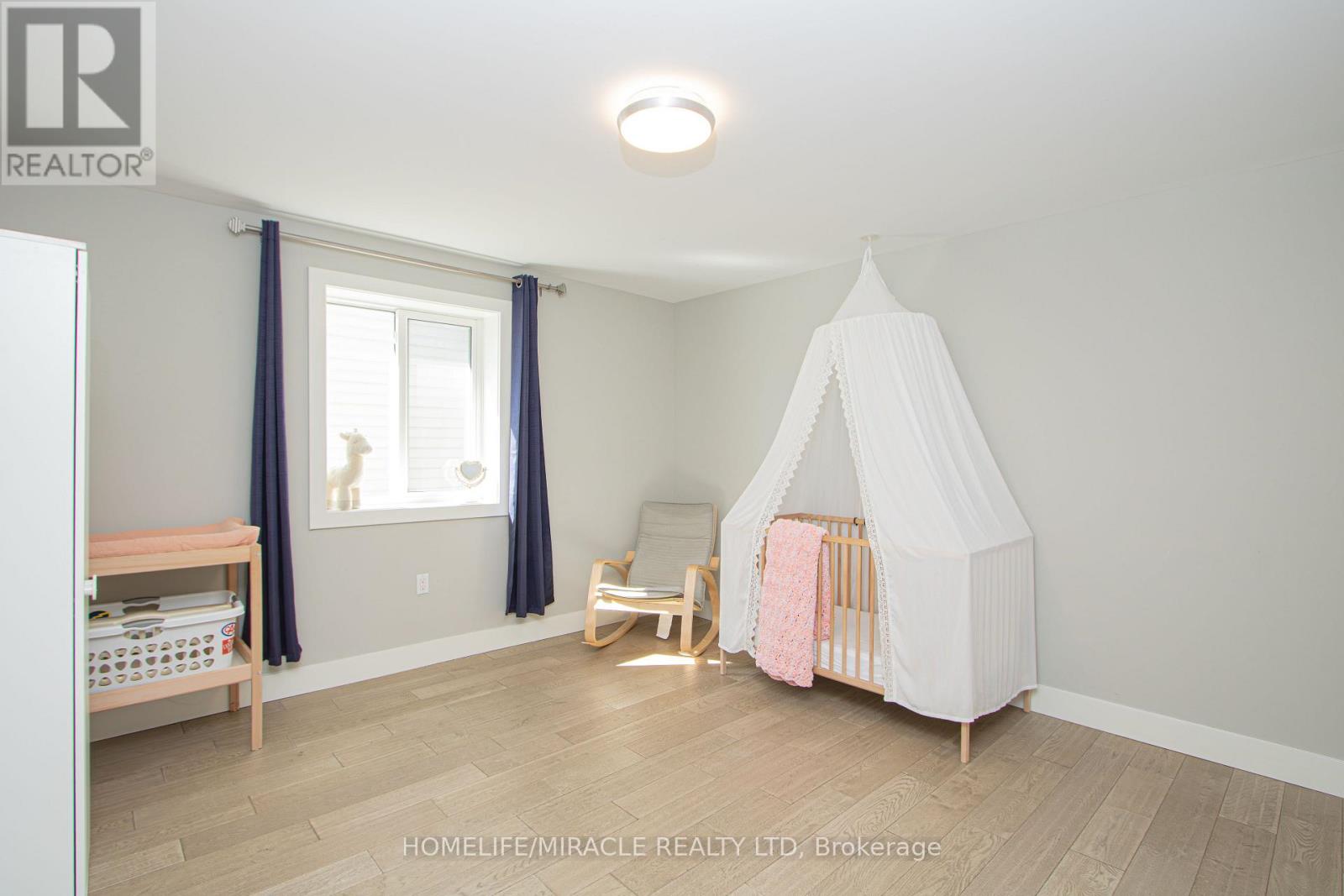 1072 Oakcrossing Road, London North, Ontario  N6H 0A8 - Photo 12 - X12435737