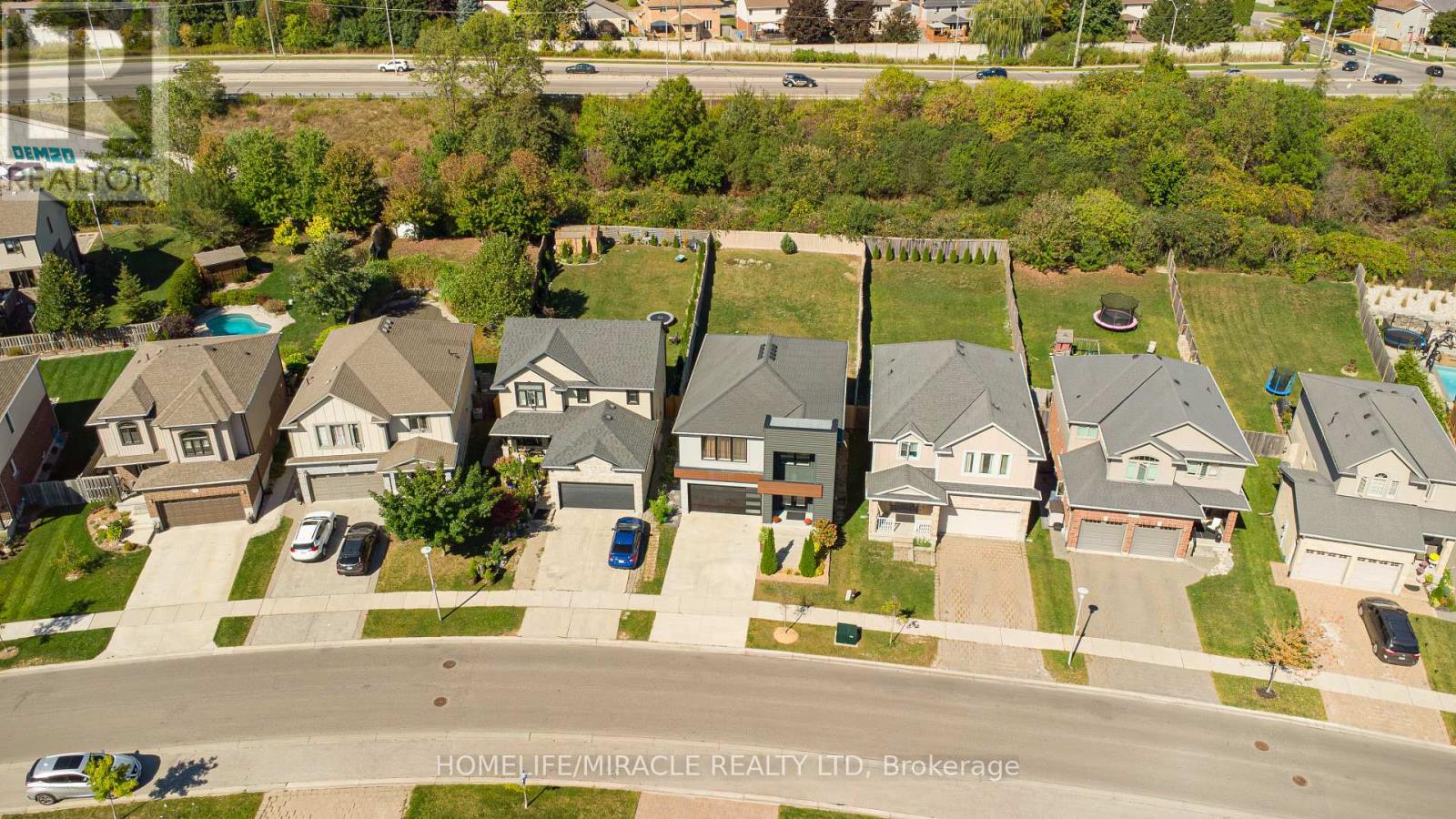 1072 Oakcrossing Road, London North, Ontario  N6H 0A8 - Photo 20 - X12435737