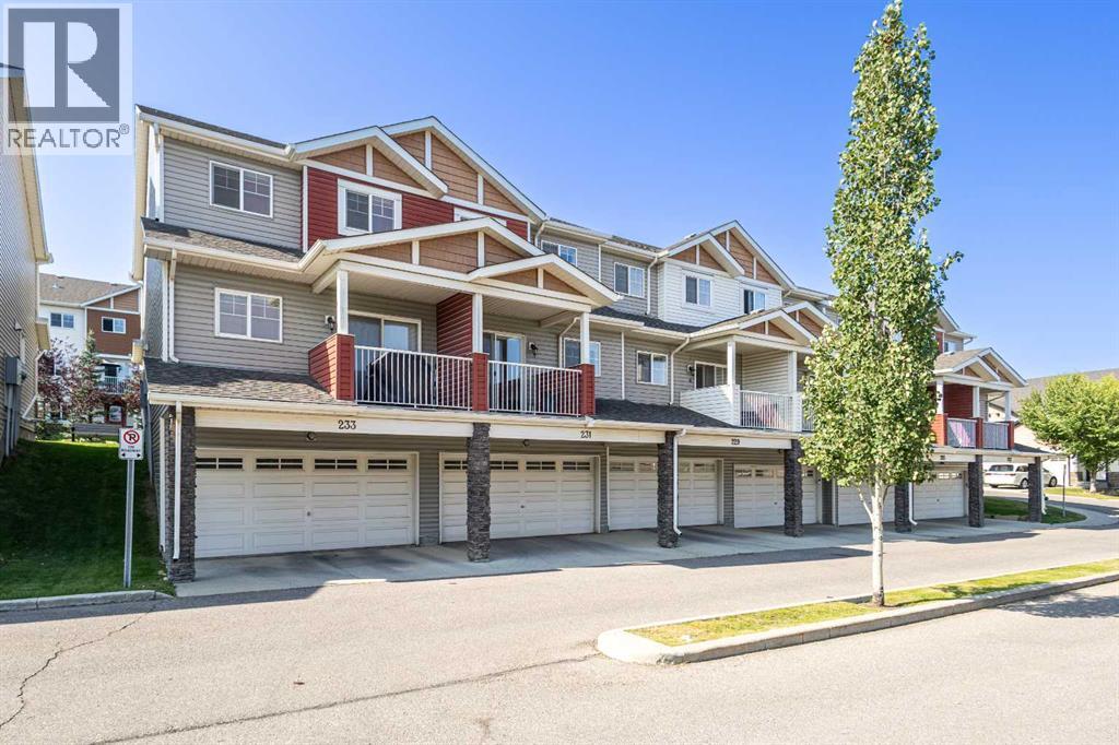 231 Pantego Lane Nw, Calgary, Alberta  T3K 0T1 - Photo 1 - A2247425