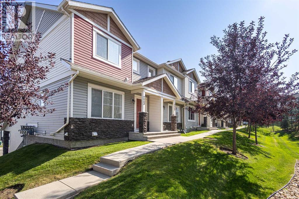 231 Pantego Lane Nw, Calgary, Alberta  T3K 0T1 - Photo 5 - A2247425