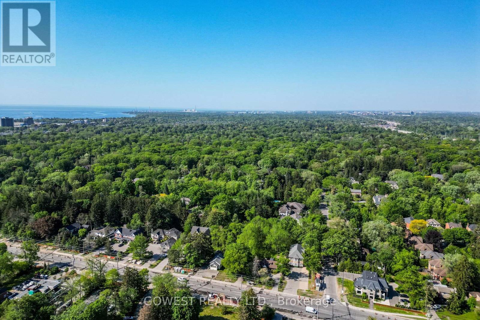 62 Pinewood Trail, Mississauga, Ontario  L5G 2L1 - Photo 8 - W12430186