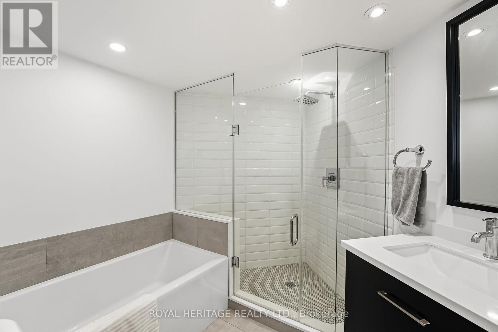 1208 - 5 Concorde Place, Toronto, Ontario  M3C 3M8 - Photo 18 - C12426647