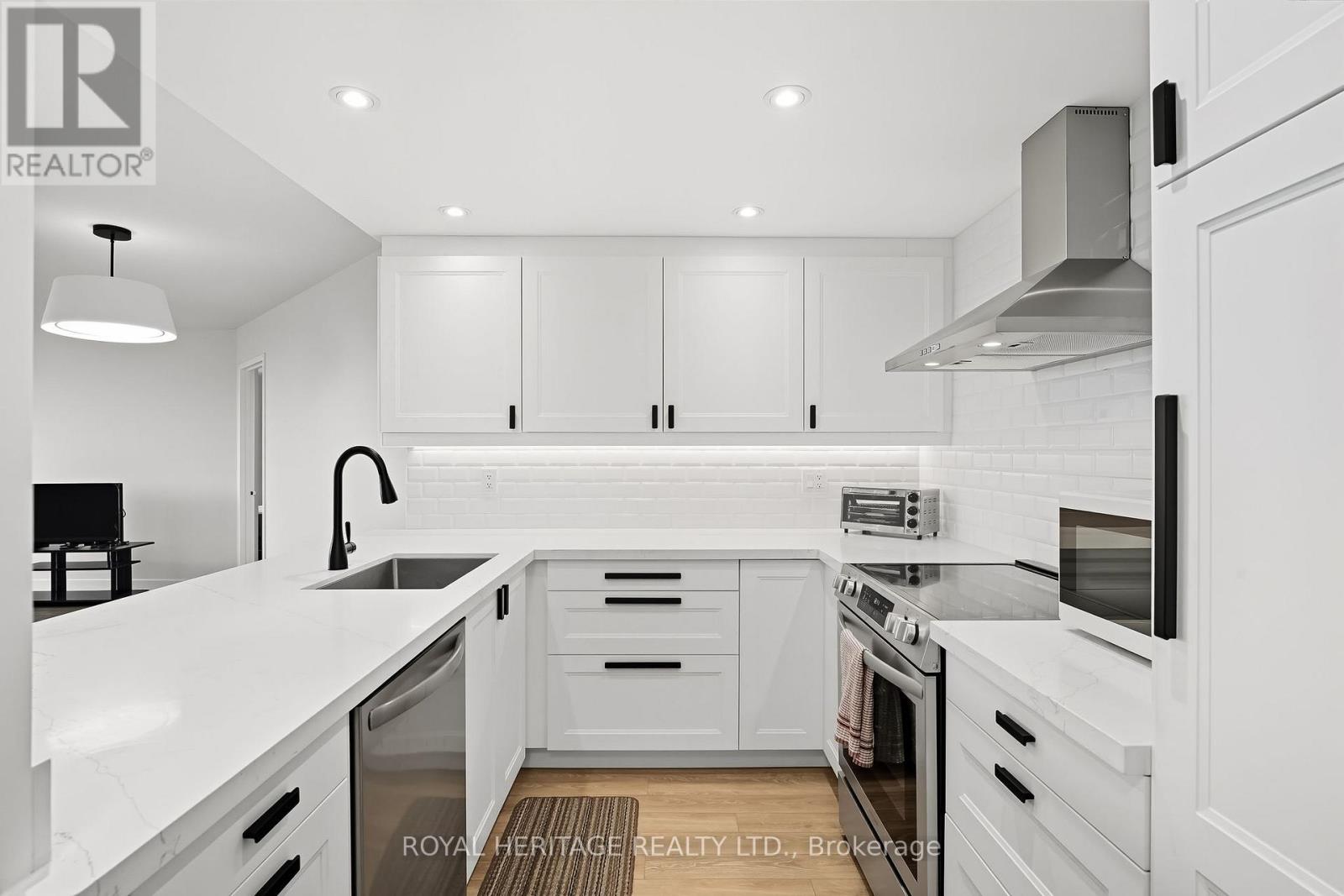 1208 - 5 Concorde Place, Toronto, Ontario  M3C 3M8 - Photo 8 - C12426647