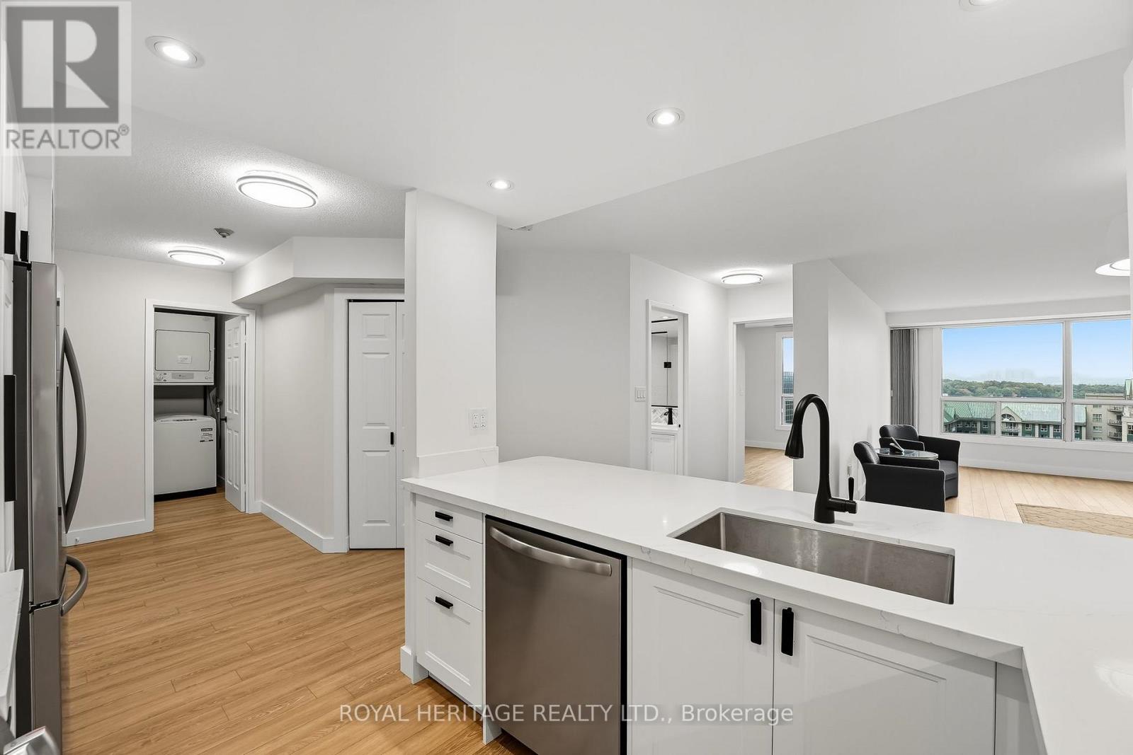 1208 - 5 Concorde Place, Toronto, Ontario  M3C 3M8 - Photo 9 - C12426647