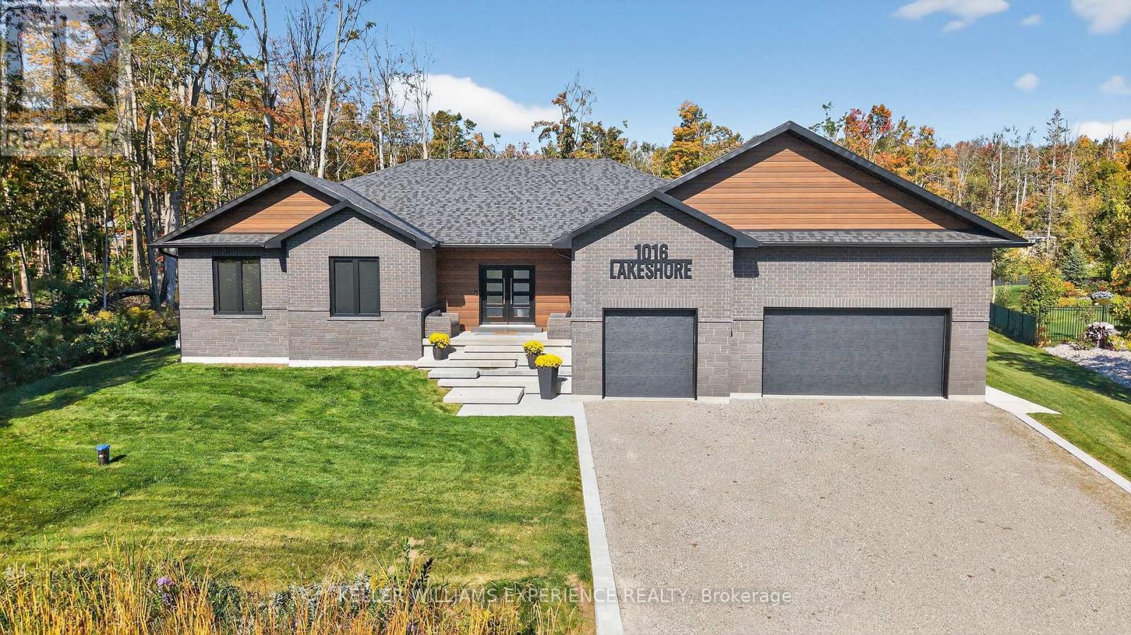 1016 LAKESHORE ROAD E, Oro-Medonte, Ontario