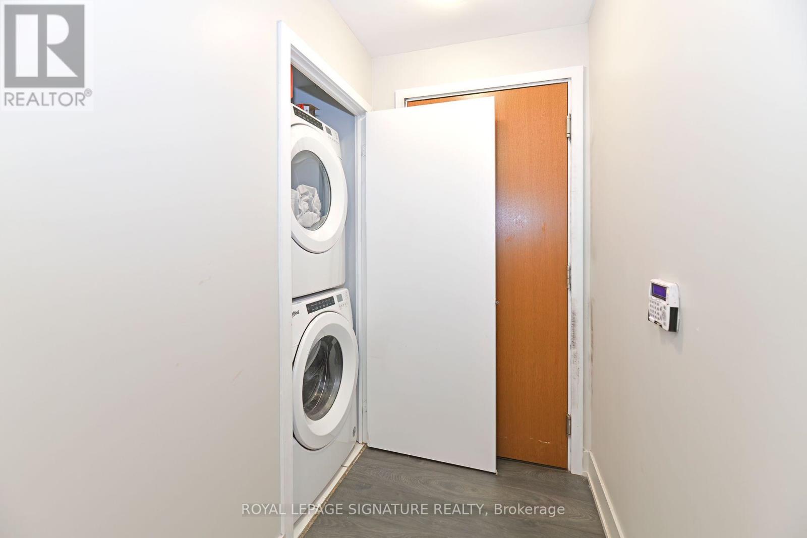 4211 - 30 Shore Breeze Drive, Toronto, Ontario  M8V 0J1 - Photo 11 - W12435755