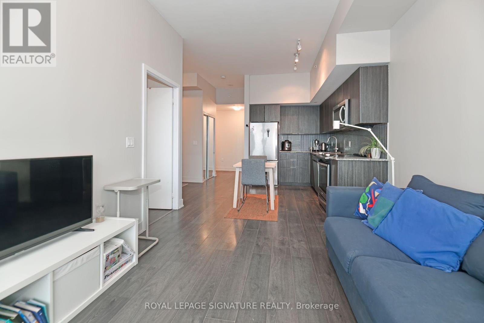 4211 - 30 Shore Breeze Drive, Toronto, Ontario  M8V 0J1 - Photo 9 - W12435755