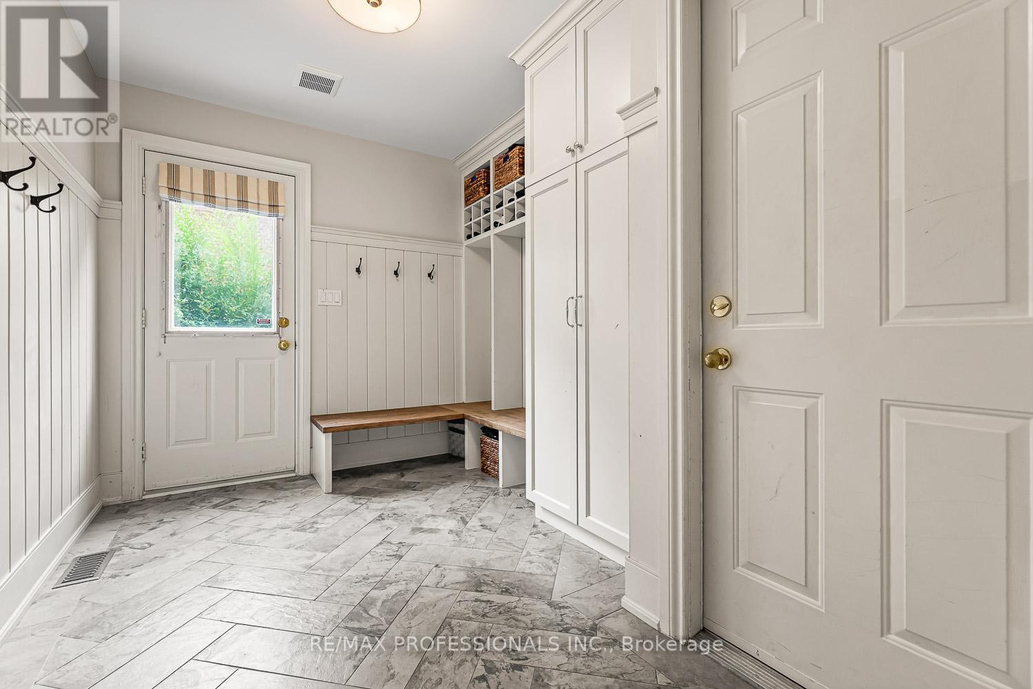 2446 Hammond Road, Mississauga, Ontario  L5K 1T2 - Photo 17 - W12435756
