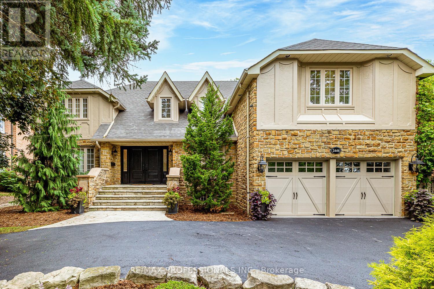 2446 Hammond Road, Mississauga, Ontario  L5K 1T2 - Photo 2 - W12435756
