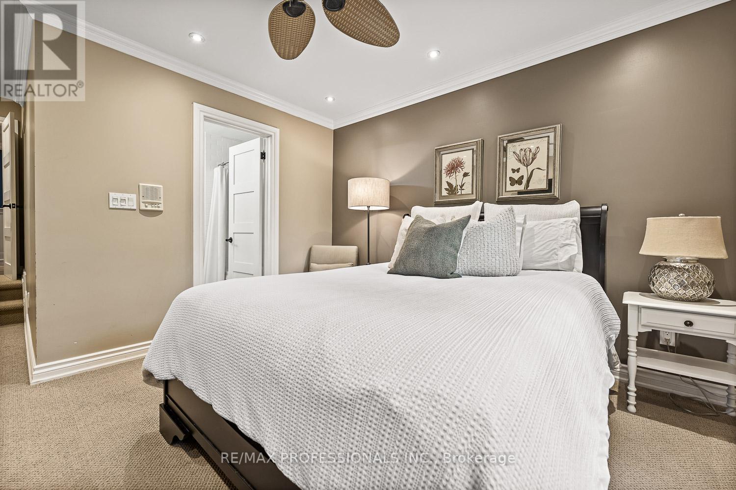 2446 Hammond Road, Mississauga, Ontario  L5K 1T2 - Photo 31 - W12435756