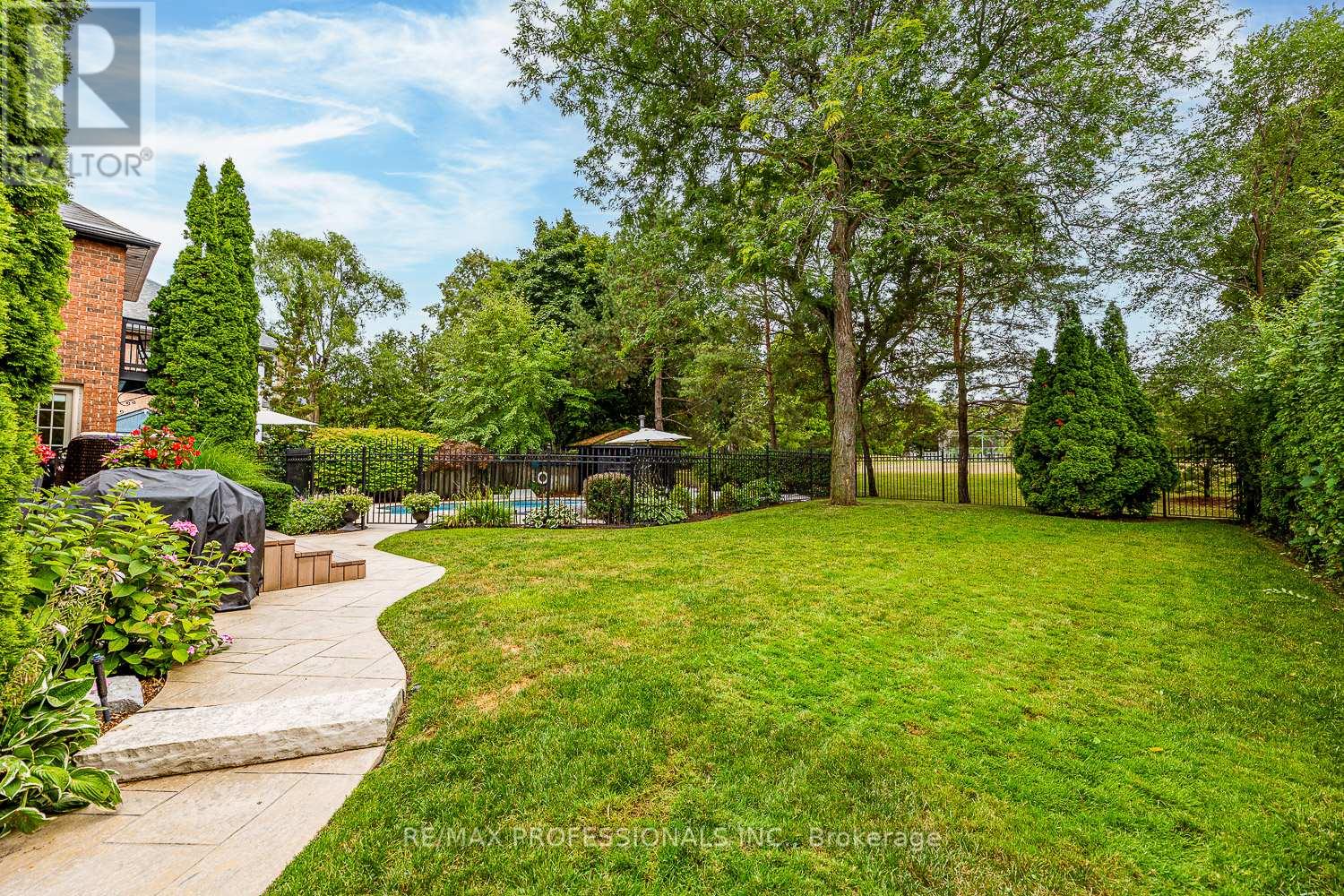 2446 Hammond Road, Mississauga, Ontario  L5K 1T2 - Photo 48 - W12435756