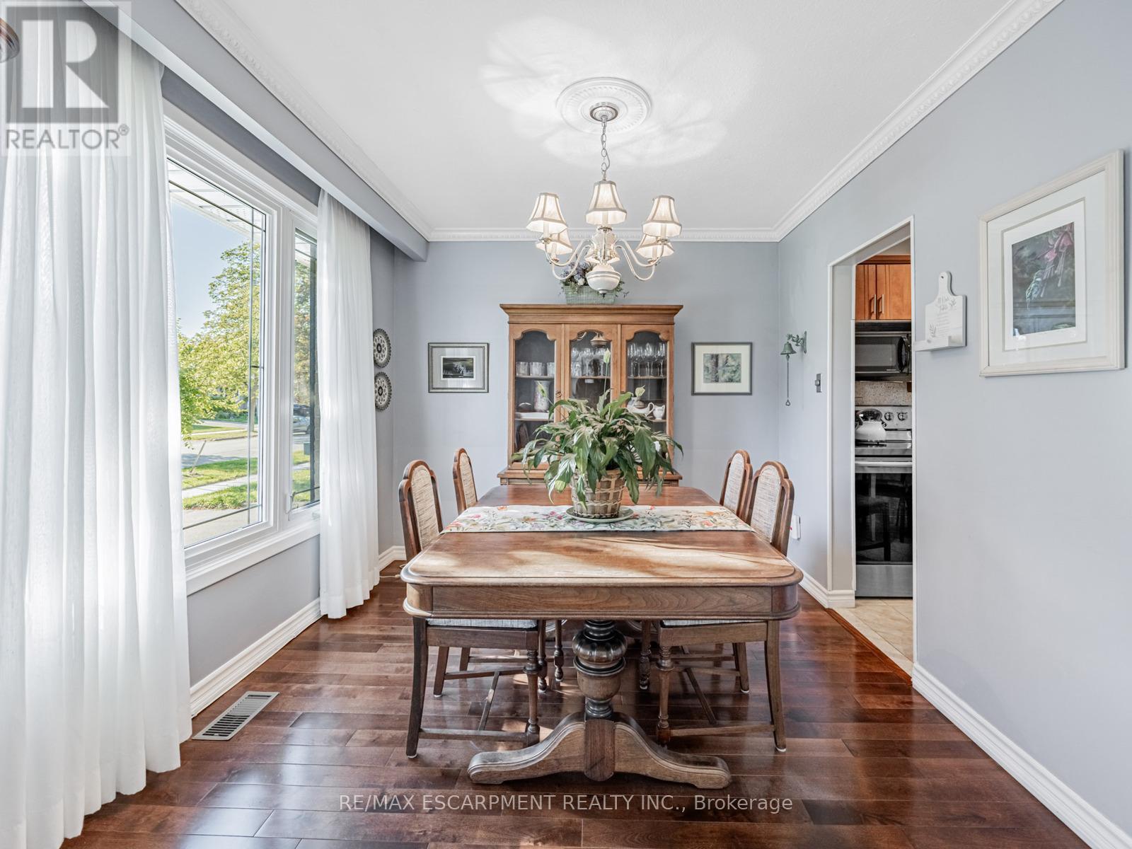 1483 Karenza Road, Mississauga, Ontario  L5J 3W3 - Photo 10 - W12435763