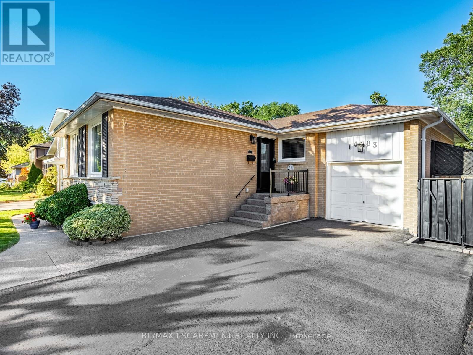 1483 Karenza Road, Mississauga, Ontario  L5J 3W3 - Photo 2 - W12435763