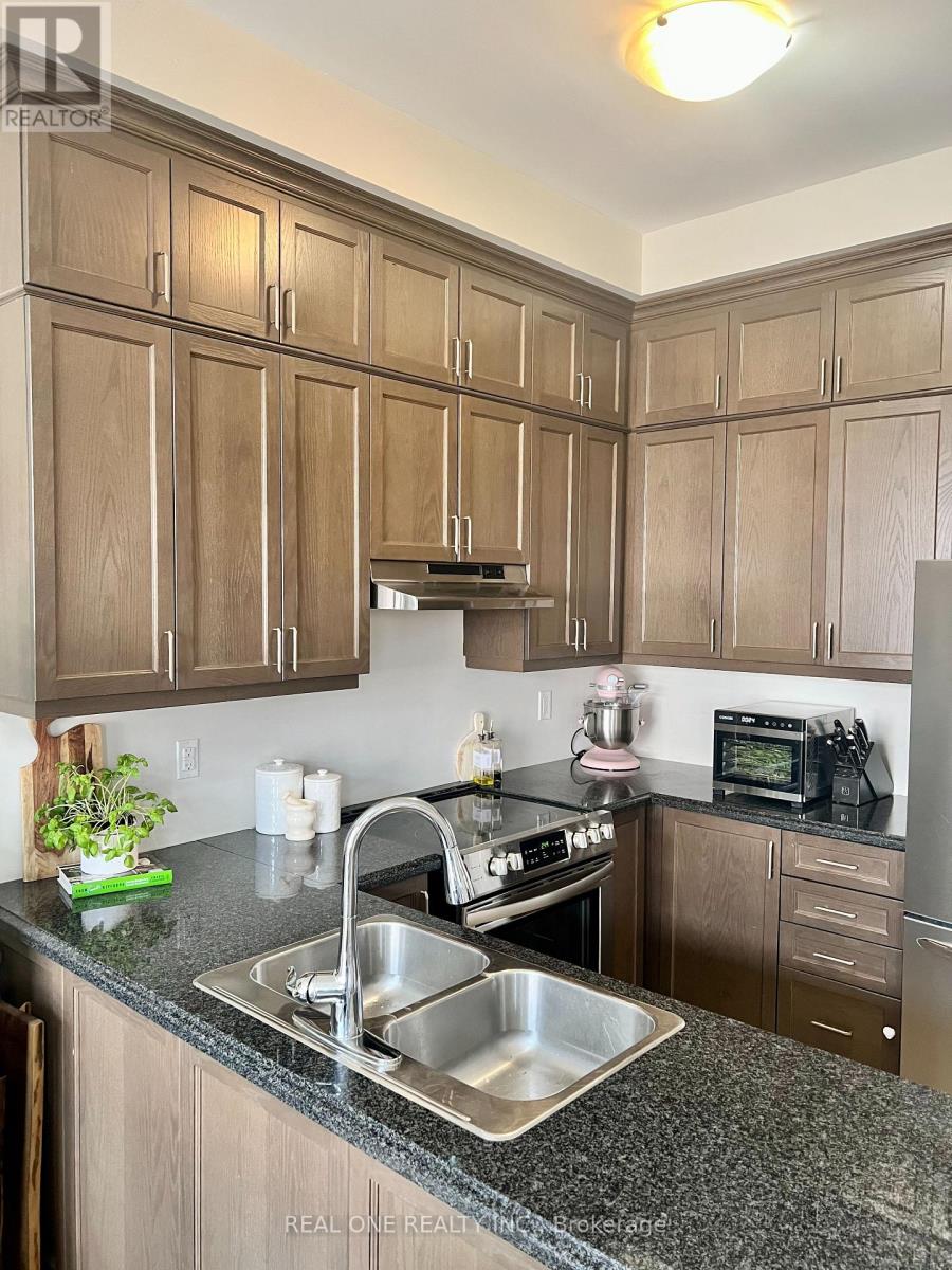250 Niagara Trail, Halton Hills, Ontario  L7G 0A7 - Photo 10 - W12435772