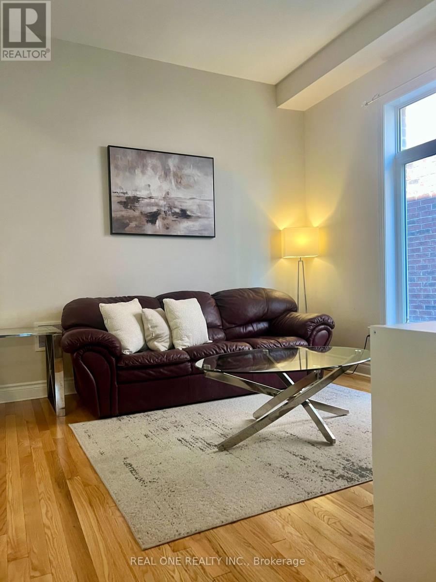 250 Niagara Trail, Halton Hills, Ontario  L7G 0A7 - Photo 17 - W12435772