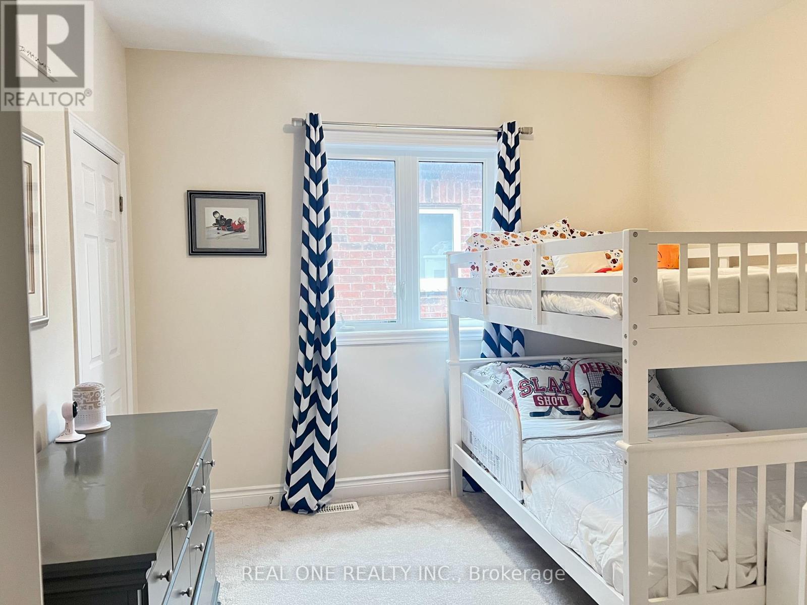 250 Niagara Trail, Halton Hills, Ontario  L7G 0A7 - Photo 24 - W12435772