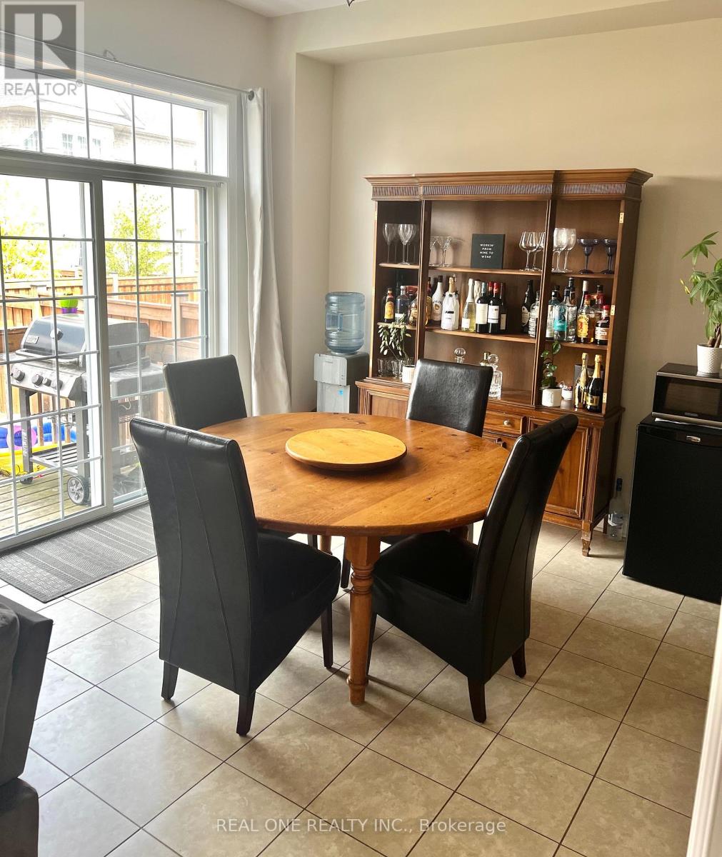 250 Niagara Trail, Halton Hills, Ontario  L7G 0A7 - Photo 8 - W12435772