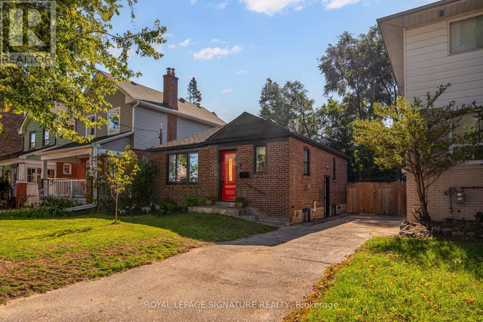 LOWER - 7 EDMUND AVENUE, Toronto, Ontario