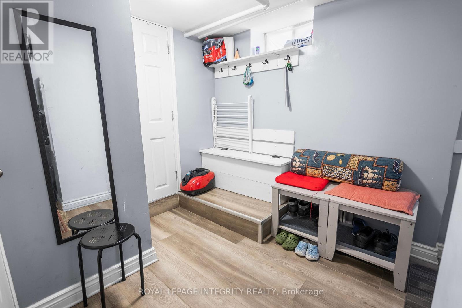 215 Baribeau Street, Ottawa, Ontario  K1L 7R5 - Photo 10 - X12435781