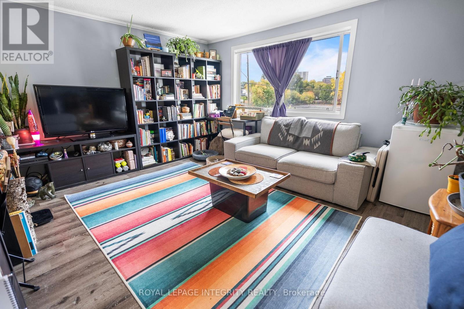 215 Baribeau Street, Ottawa, Ontario  K1L 7R5 - Photo 4 - X12435781