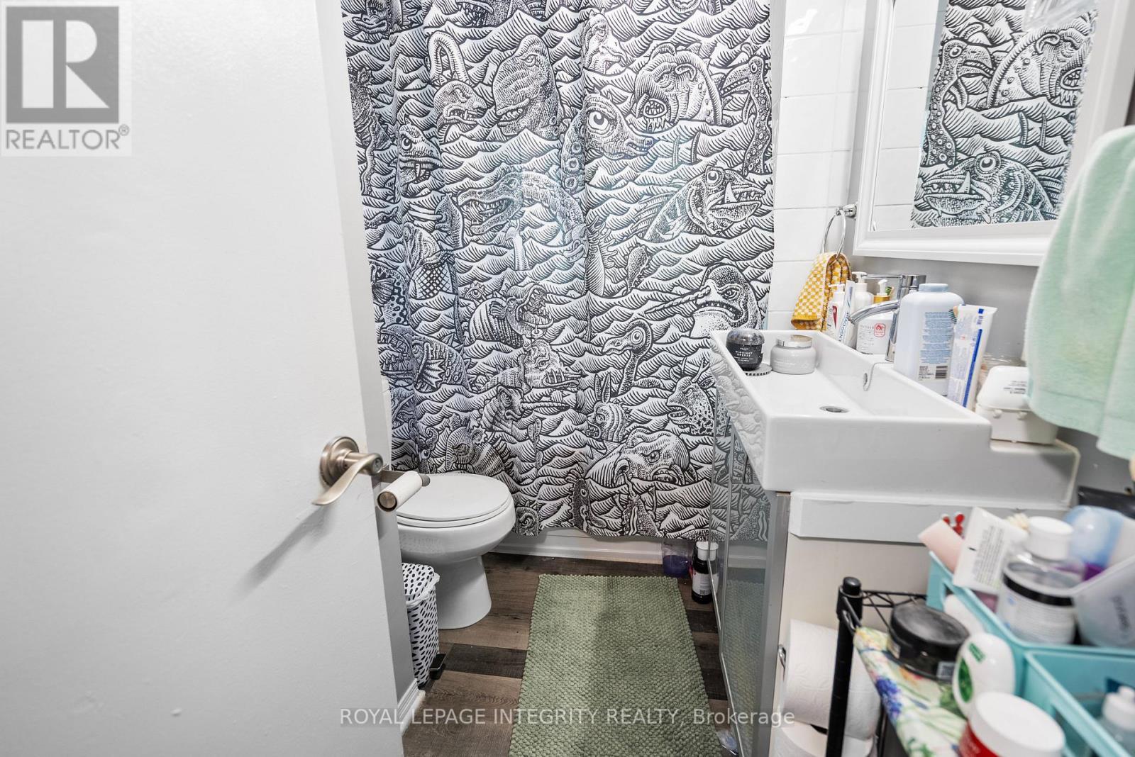 215 Baribeau Street, Ottawa, Ontario  K1L 7R5 - Photo 6 - X12435781