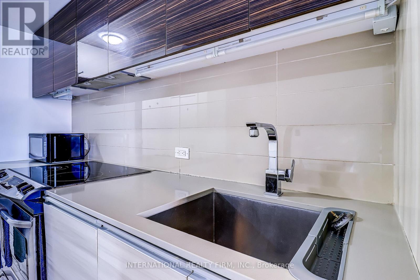 604 - 20 Minowan Miikan Lane, Toronto, Ontario  M6J 0E5 - Photo 12 - C12379079