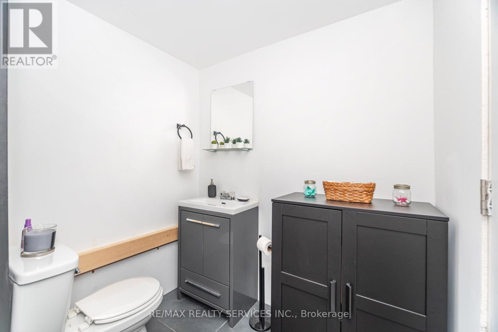 84 State Street, Welland, Ontario  L3B 4K5 - Photo 20 - X12435757