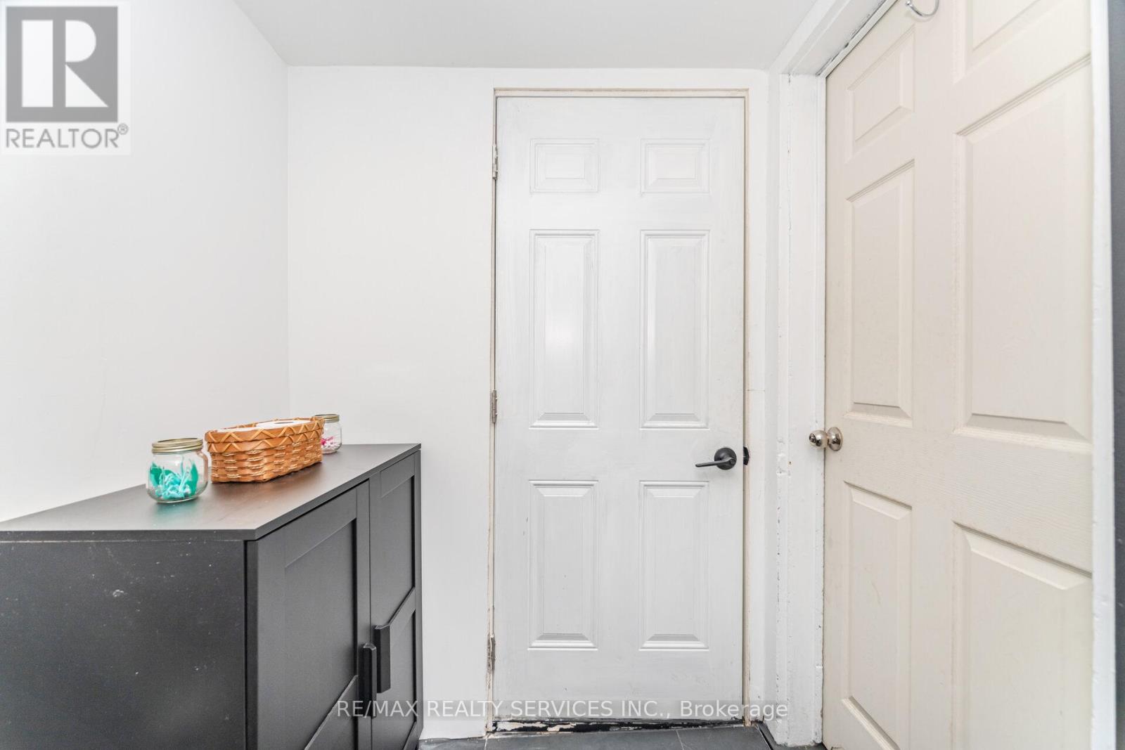 84 State Street, Welland, Ontario  L3B 4K5 - Photo 21 - X12435757