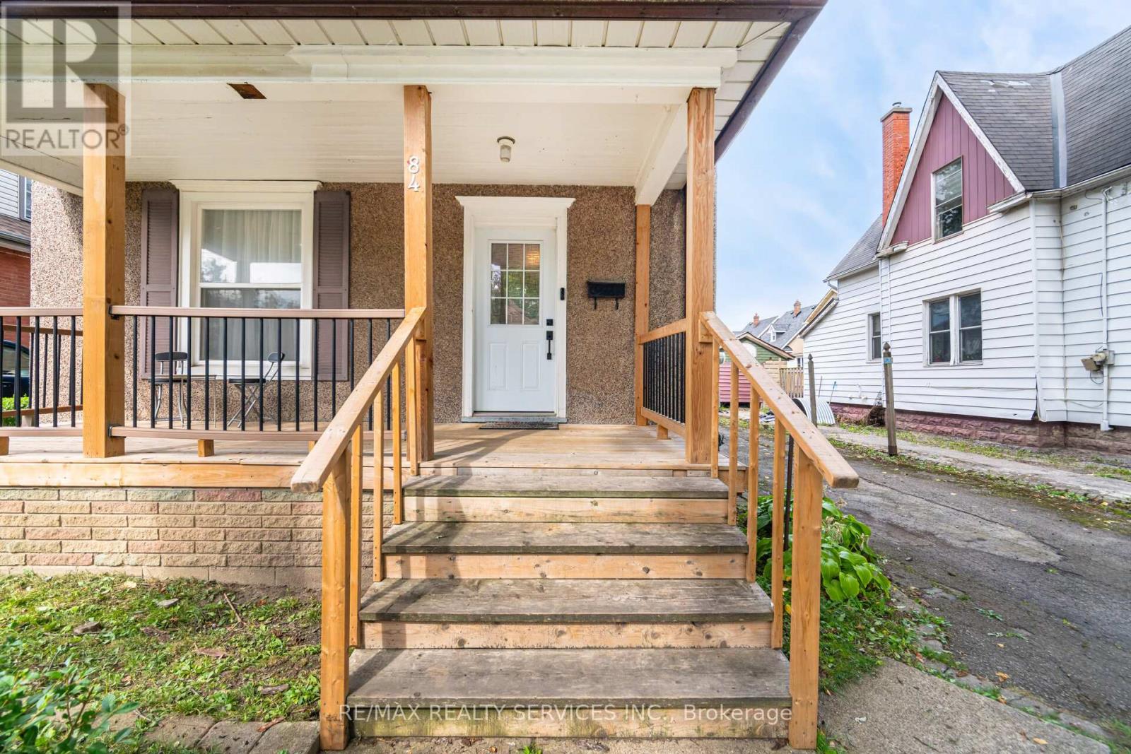 84 State Street, Welland, Ontario  L3B 4K5 - Photo 4 - X12435757
