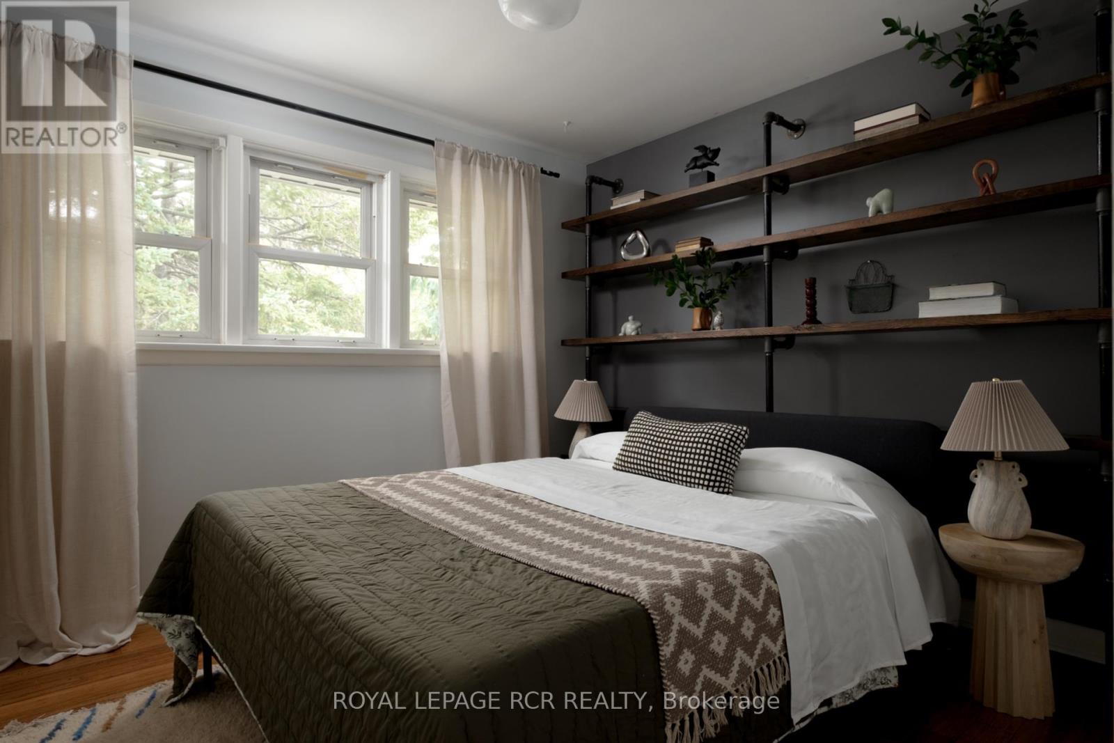 85 Ellis Crescent S, Waterloo, Ontario  N2J 2B8 - Photo 12 - X12435759
